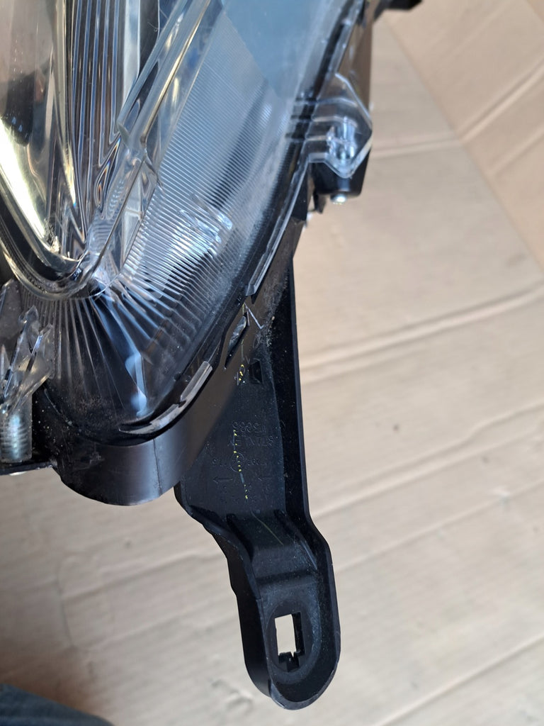 Frontscheinwerfer Mitsubishi Space Star 83010445 FALSE Scheinwerfer Headlight SCH2090308702me