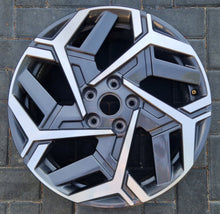 Load image into Gallery viewer, 1x Alufelge 18 Zoll 7.0" 5x114.3 52910-DF600 Hyundai Kona Rim Wheel FEL3206810924de