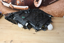 Load image into Gallery viewer, Frontscheinwerfer VW Touareg 7P1941033A Xenon Links Scheinwerfer Headlight