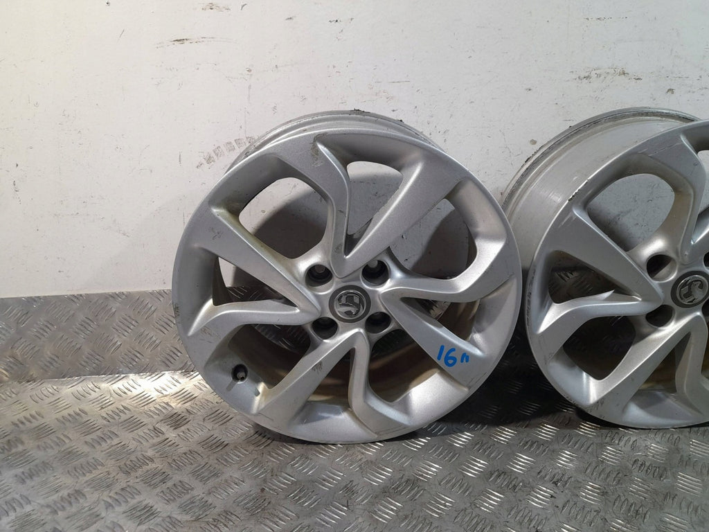 4x Alufelge 16 Zoll 6.5" 4x100 40ET Glanz Schwarz 13380636 Opel Corsa E FEL3561752122cl