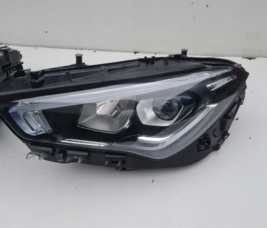 Frontscheinwerfer Mercedes-Benz Cla A1189068300 A1189068400 LED Ein Satz SCH7605018605cr