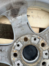 Load image into Gallery viewer, 1x Alufelge 17 Zoll 7.0" 5x120 6775622 BMW 1 E81 E87 Rim Wheel FEL7628230806av