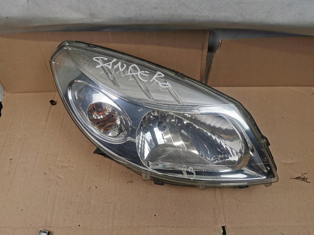 Frontscheinwerfer Dacia Sandero 8200733877- Rechts Scheinwerfer Headlight