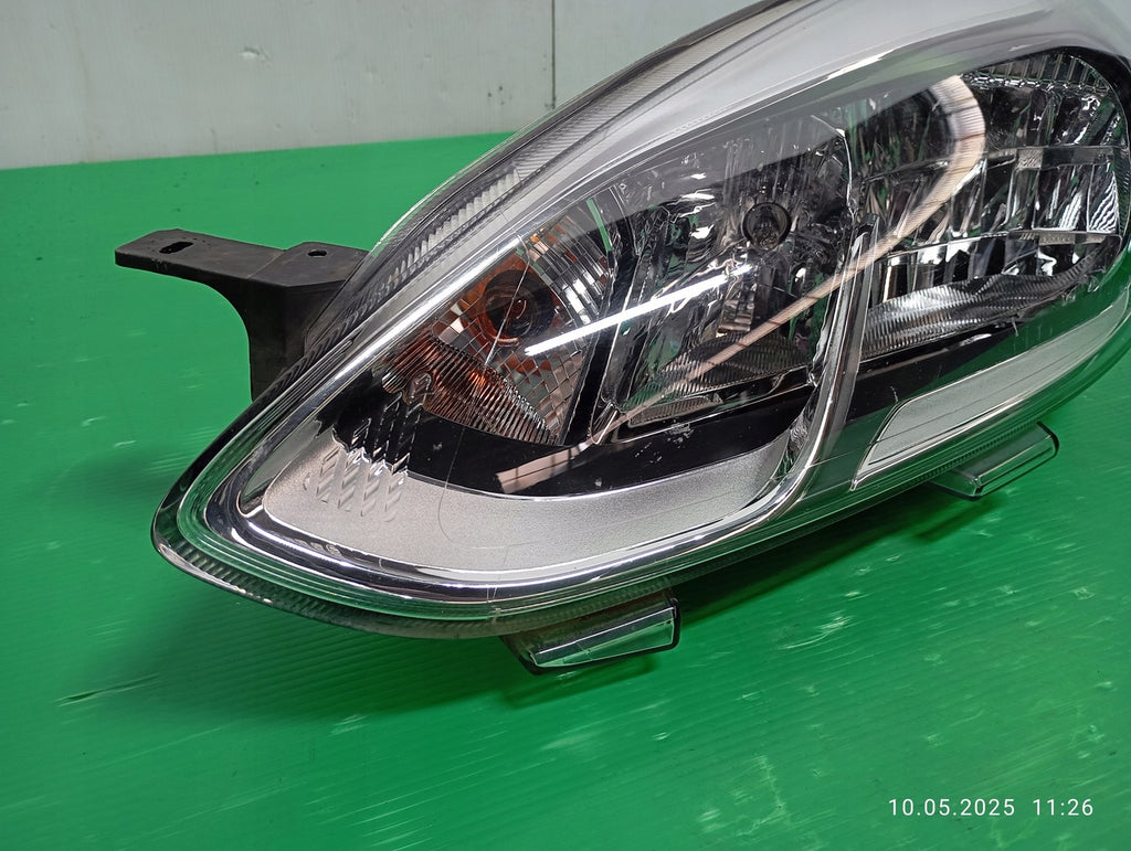 Frontscheinwerfer Ford Fiesta I L1BB-13E015LA Ein Stück (Rechts oder Links) SCH7608681526xf