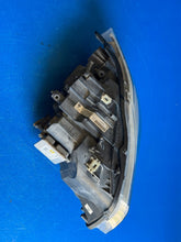 Load image into Gallery viewer, Frontscheinwerfer BMW E91 E90 72402639 Xenon Links Scheinwerfer Headlight