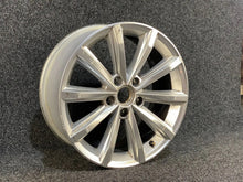 Load image into Gallery viewer, 1x Alufelge 17 Zoll 7.0" 5x112 40ET Glanz Silber 3G0601025BP VW Passat B8 Beetle FEL5202731198ey