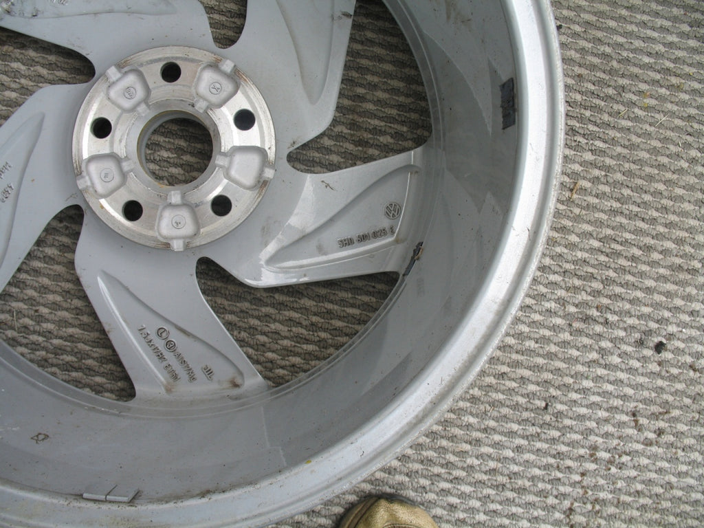 1x Alufelge 18 Zoll 7.5" 5x112 51ET Glanz Schwarz 5H0601025H VW Golf Viii FEL3822207143pl