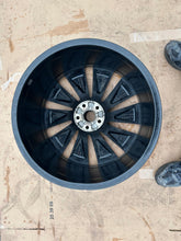 Load image into Gallery viewer, 1x Alufelge 21 Zoll 9.0" 5x112 42ET Glanz Grau 5LA601025P Skoda Enyaq Rim Wheel FEL4013596150uf