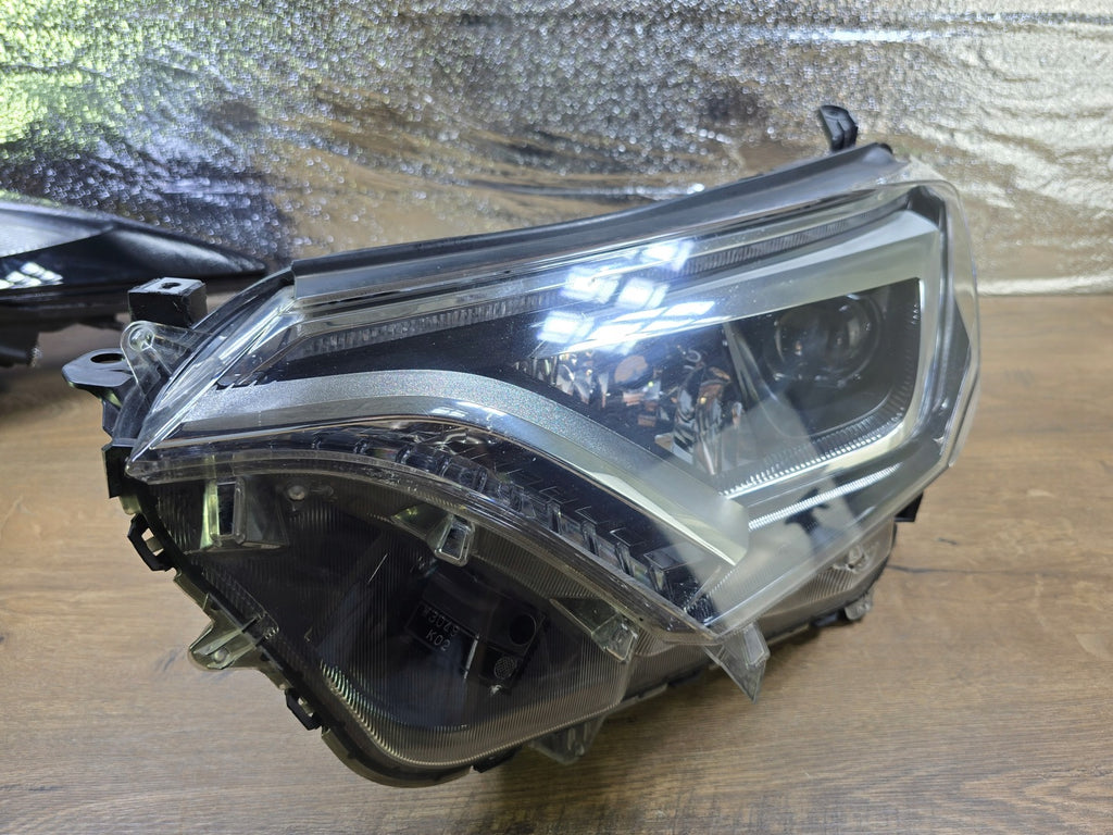 Frontscheinwerfer Toyota W3049 Links Scheinwerfer Headlight SCH3864719971rv