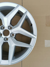 Load image into Gallery viewer, 1x Alufelge 17 Zoll 7.0&quot; 5x100 51ET Glanz Silber 6F0601025C Seat Ibiza V