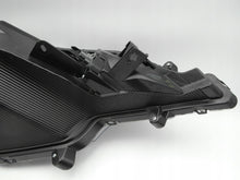 Laden Sie das Bild in den Galerie-Viewer, Frontscheinwerfer Mitsubishi Space W Star 8301D445 Ein Stück (Rechts oder Links)