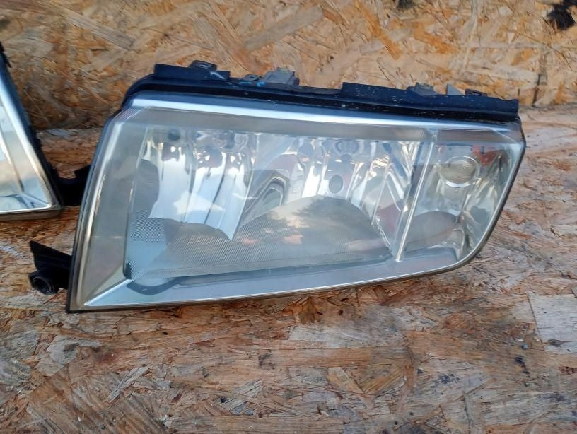 Frontscheinwerfer Skoda Fabia I Links Scheinwerfer Headlight