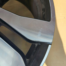 Load image into Gallery viewer, 1x Alufelge 17 Zoll 7.5" 5x112 45ET Glanz Schwarz 2GA601025AF VW T-Roc Troc FEL2898278721kl