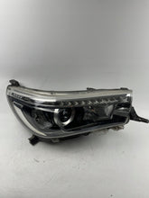 Load image into Gallery viewer, Frontscheinwerfer Toyota Hilux VIII LED Rechts Scheinwerfer Headlight SCH2327487280wf