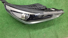 Load image into Gallery viewer, Frontscheinwerfer Hyundai I30 III G4921-21040RH Rechts Scheinwerfer Headlight