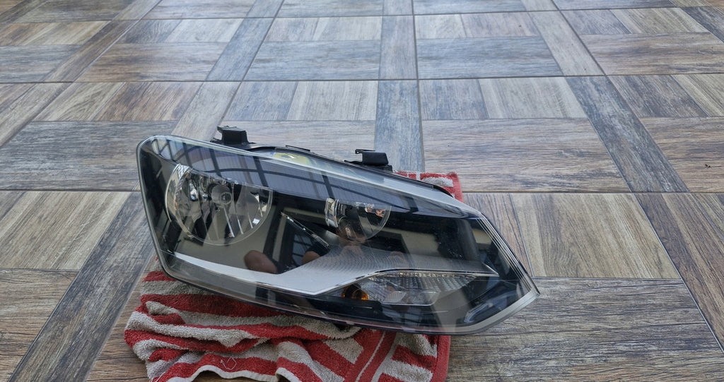 Frontscheinwerfer VW Polo 6R1941008F Rechts Scheinwerfer Headlight