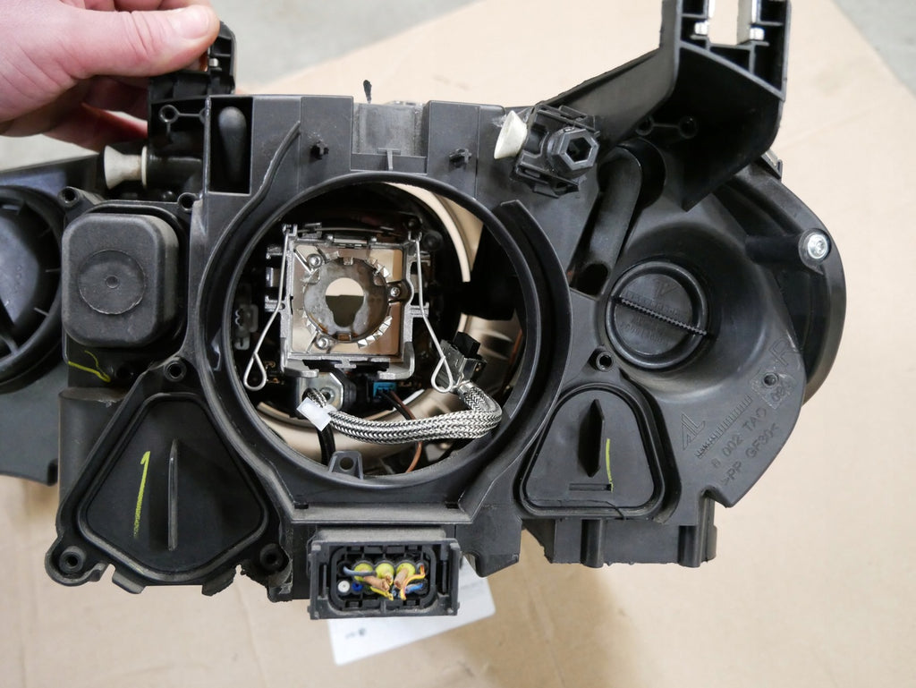 Frontscheinwerfer BMW E70 7161587 7161588 Xenon Ein Stück (Rechts oder Links) SCH8479441240wb