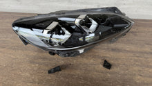 Laden Sie das Bild in den Galerie-Viewer, Frontscheinwerfer Ford Kuga LV4B-13E016-AJ Rechts Scheinwerfer Headlight SCH6474287844tw