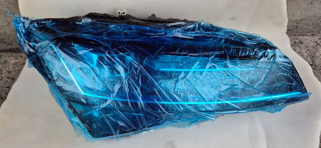 Frontscheinwerfer Skoda Superb III LED Rechts Scheinwerfer Headlight SCH7082259833mi