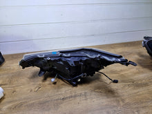 Load image into Gallery viewer, Frontscheinwerfer Toyota Rav V 4 Rechts Scheinwerfer Headlight SCH9294120523yx
