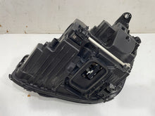 Laden Sie das Bild in den Galerie-Viewer, Frontscheinwerfer Mercedes-Benz W213 A2139068808 LED Rechts oder Links SCH9024404493ys