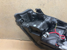 Load image into Gallery viewer, Frontscheinwerfer Toyota Yaris Rechts Scheinwerfer Headlight