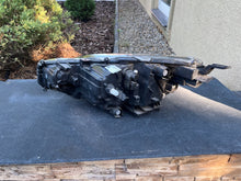 Load image into Gallery viewer, Frontscheinwerfer Toyota Yaris Cross Ein Stück (Rechts oder Links) Headlight SCH6523758750xh