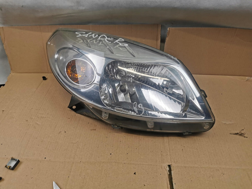 Frontscheinwerfer Dacia Sandero 8200733877- Rechts Scheinwerfer Headlight