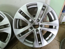 Laden Sie das Bild in den Galerie-Viewer, 1x Alufelge 17 Zoll 7.5&quot; 5x112 47ET A2044017502 Mercedes-Benz Rim Wheel