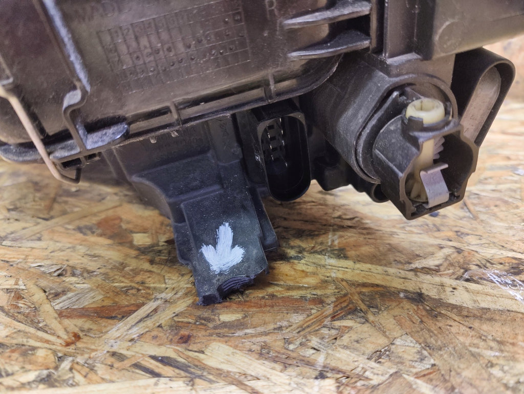 Frontscheinwerfer 6F1941006B Rechts Scheinwerfer Headlight