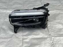 Laden Sie das Bild in den Galerie-Viewer, Frontscheinwerfer Jeep 522187210 Links Scheinwerfer Headlight SCH7615056215vl