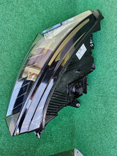 Load image into Gallery viewer, Frontscheinwerfer Skoda Enyaq IV 5LB941016H Rechts Scheinwerfer Headlight