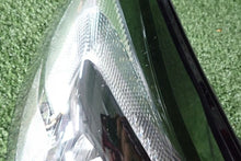 Laden Sie das Bild in den Galerie-Viewer, Frontscheinwerfer Opel Corsa E 39108227 Rechts Scheinwerfer Headlight SCH2032116419tq