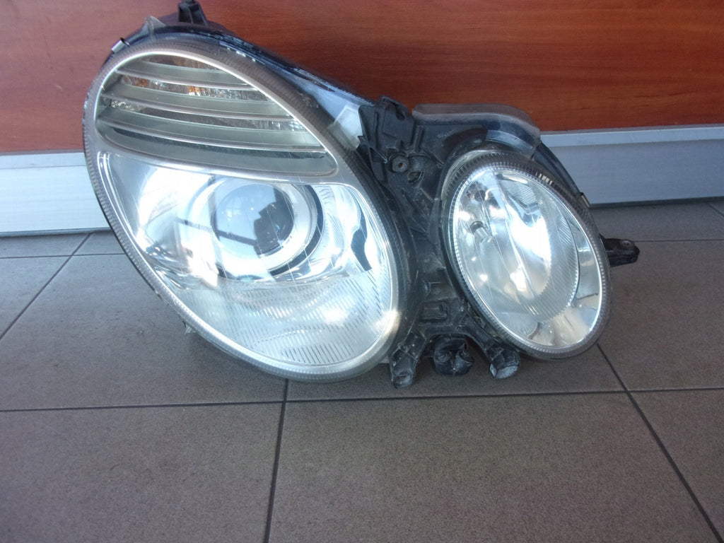 Frontscheinwerfer Mercedes-Benz W211 Xenon Rechts Scheinwerfer Headlight SCH8426816231sr