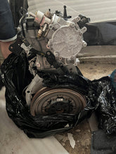 Laden Sie das Bild in den Galerie-Viewer, Motor Audi Seat Skoda VW DKZ 2.0 TFSI 35TKm Benzin Engine Unkomplett