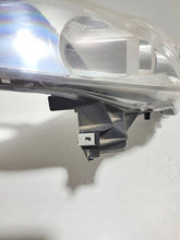 Laden Sie das Bild in den Galerie-Viewer, Frontscheinwerfer Mazda 5 ARO12061 Rechts Scheinwerfer Headlight