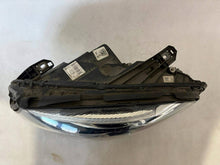 Laden Sie das Bild in den Galerie-Viewer, Frontscheinwerfer Mercedes-Benz W246 W242 A2469066901 Links Headlight SCH5791933232jx