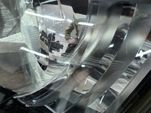 Laden Sie das Bild in den Galerie-Viewer, Frontscheinwerfer Skoda Yeti 5L1941015C Xenon Links Scheinwerfer Headlight SCH2284149187te