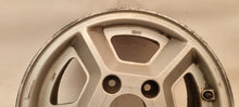 Laden Sie das Bild in den Galerie-Viewer, 1x Alufelge 14 Zoll 6.0&quot; 5x120 49ET Glanz Silber 90051665 Opel Ascona Rim Wheel