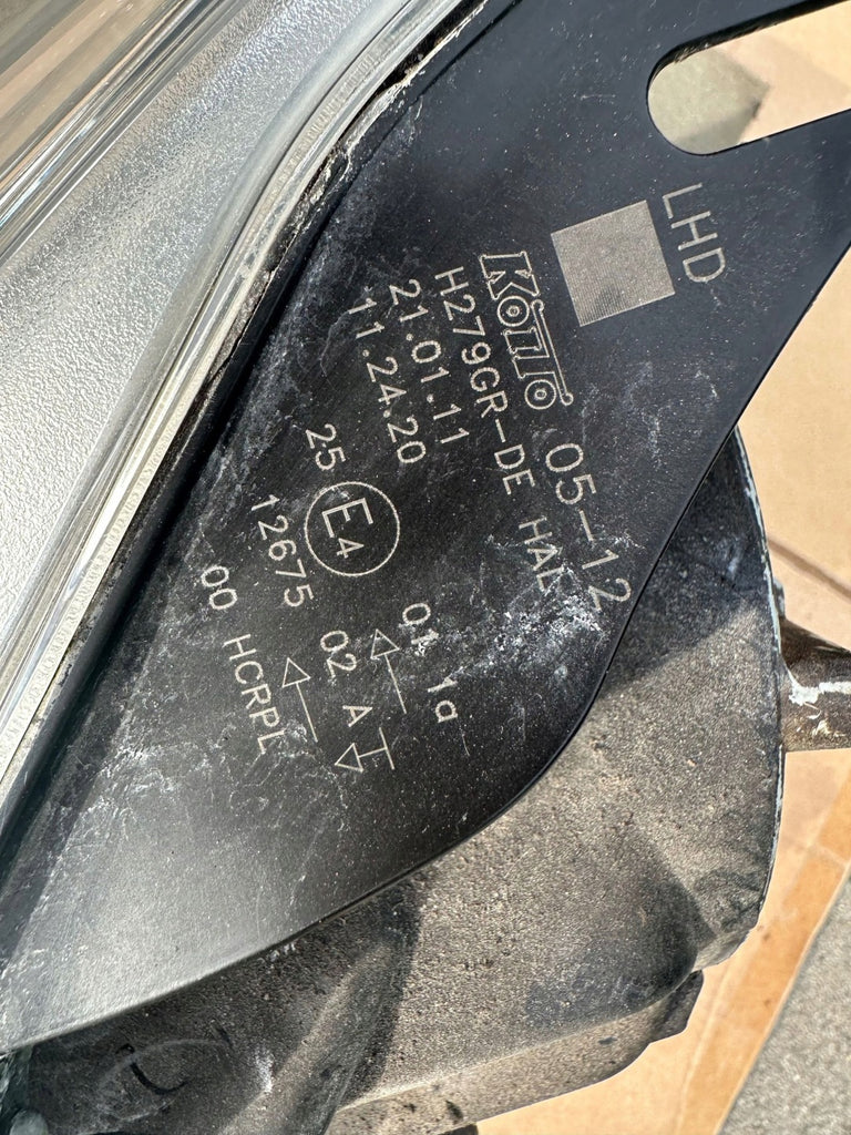 Frontscheinwerfer Toyota Avensis 8112605310 Rechts Scheinwerfer Headlight SCH7371639300es