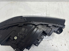 Laden Sie das Bild in den Galerie-Viewer, Frontscheinwerfer Audi E-Tron Sportback Q4 89A941035F Vorderseite Headlight SCH8978992810mm