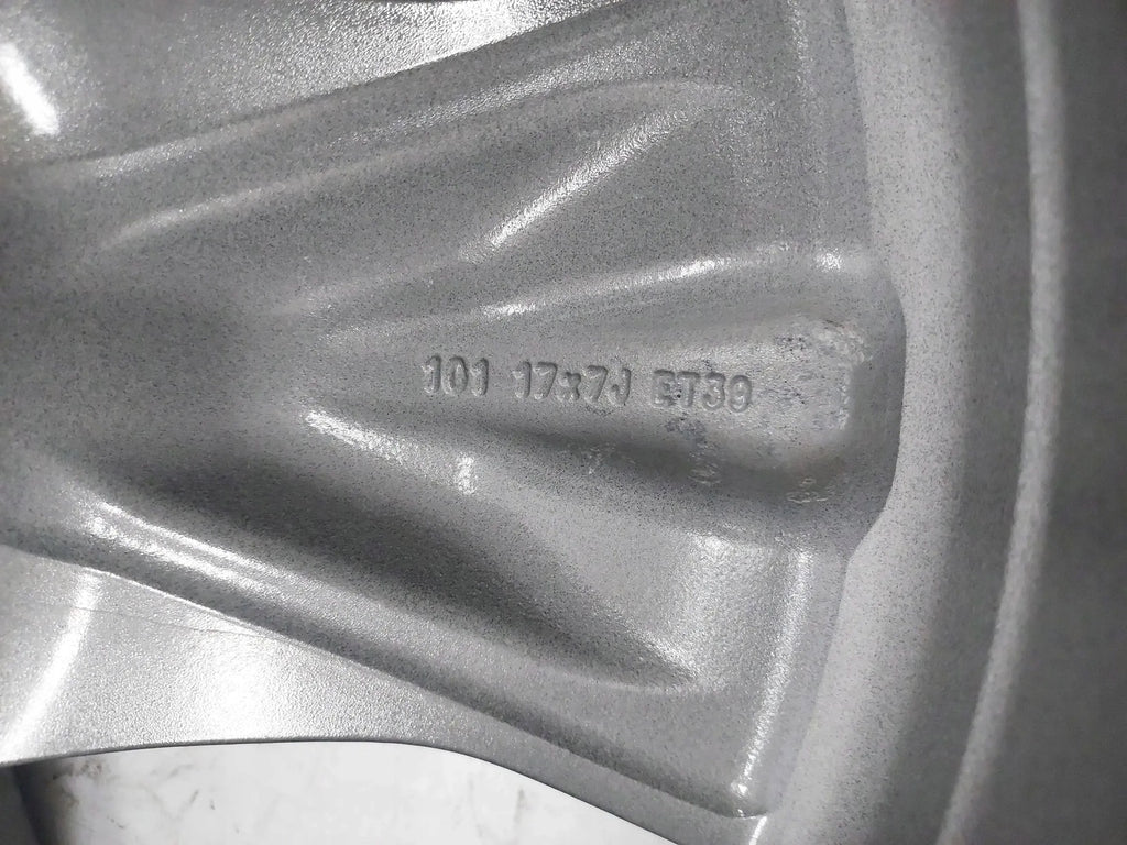 1x Alufelge 17 Zoll 7.0" 5x114.3 39ET PZ49H-X0670-Z Toyota Rav 4 Rim Wheel