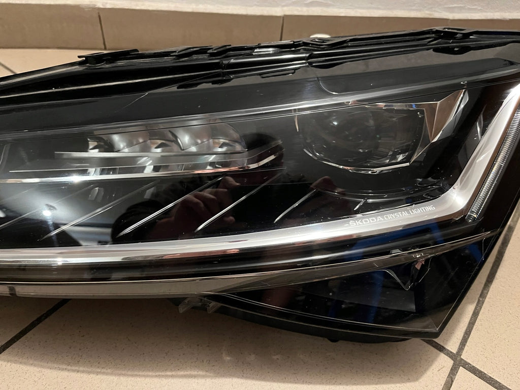 Frontscheinwerfer Skoda Superb III 3V1941015D Full LED Links Headlight SCH3802589122hb