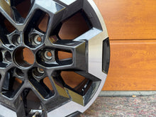Load image into Gallery viewer, 1x Alufelge 18 Zoll 7.0" 6x114.3 45ET Glanz Schwarz 5JU3CWA58 Nissan Navara FEL6950963481tp