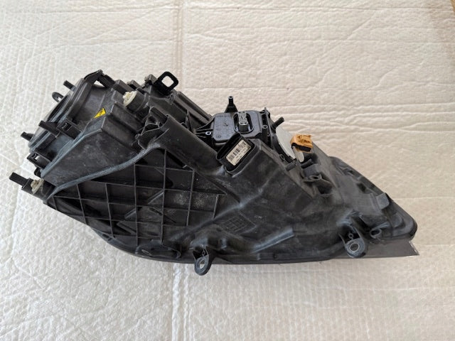 Frontscheinwerfer VW Touareg 7P1941033 Xenon Ein Stück (Rechts oder Links)