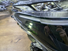 Laden Sie das Bild in den Galerie-Viewer, Frontscheinwerfer Toyota Yaris Cross OD-310 Rechts Scheinwerfer Headlight SCH7626484381rn