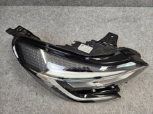 Laden Sie das Bild in den Galerie-Viewer, Frontscheinwerfer Renault Captur II 260104525R LED Rechts Scheinwerfer Headlight SCH7392322779kt