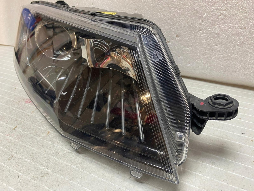 Frontscheinwerfer Skoda Octavia III 5E1941016B Xenon Rechts Headlight SCH1327809781so