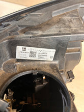 Laden Sie das Bild in den Galerie-Viewer, Frontscheinwerfer Opel Astra K 7960400005 Rechts Scheinwerfer Headlight SCH6809820263lu