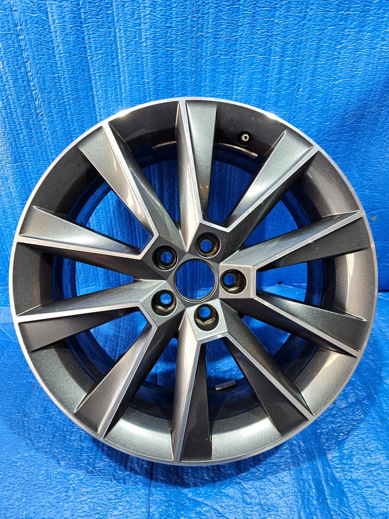 1x Alufelge 17 Zoll 7.0" 5x100 5JJ601025F Skoda Fabia Rapid Rim Wheel